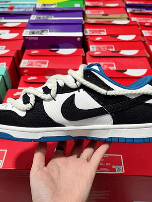 Dunk SP Black And White