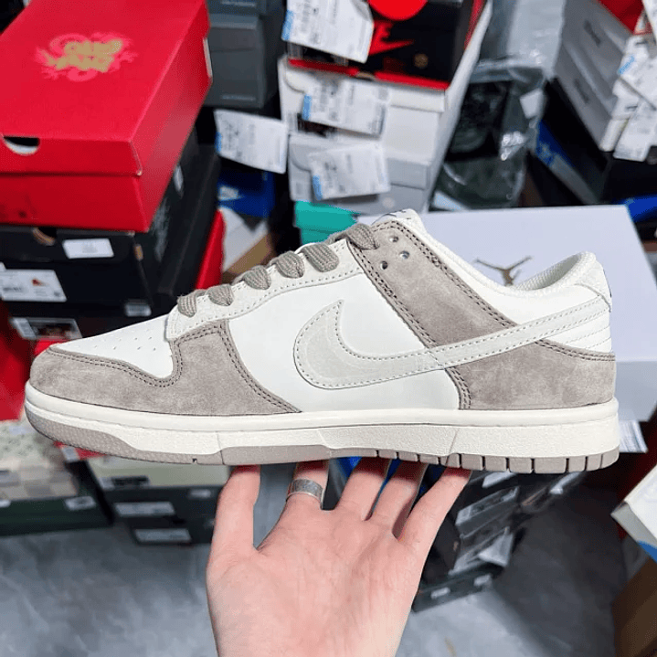 Dunk SP White And Grey 2