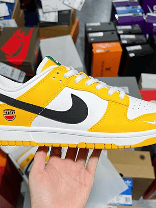 Dunk SP Yellow And White