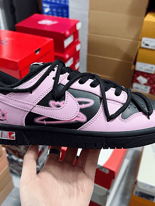 Dunk SP Black And Pink
