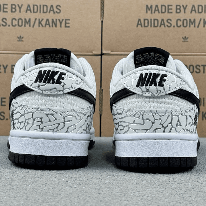 Dunk SP Black And White 5