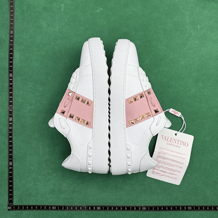 Valentino Garavani Rockstud Untitled 2