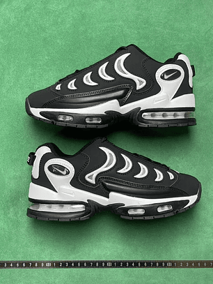 Air Metal Max Athletic black and white