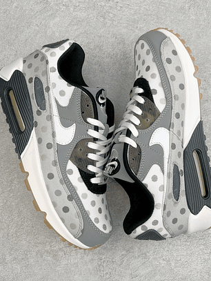 90 Venn Diagram - Grey Fog Polka