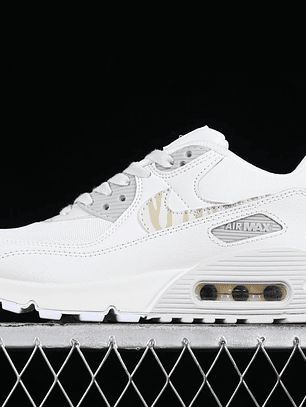 90 Summit White/Light Bone