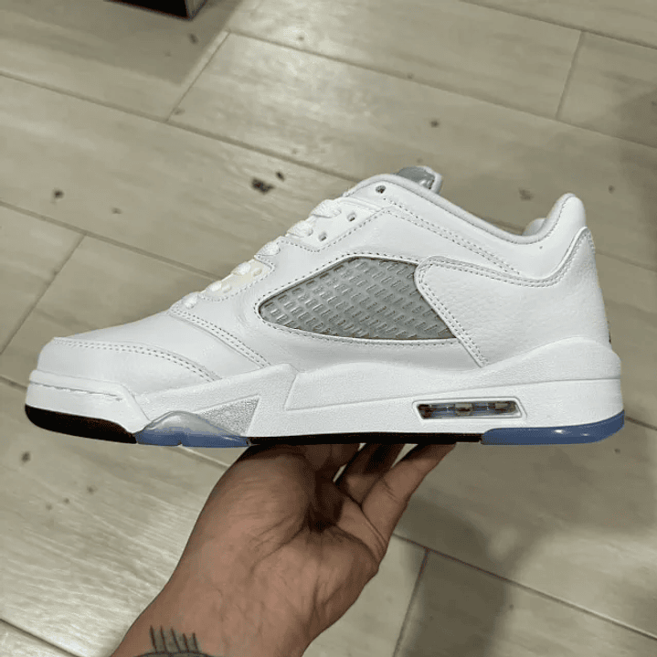 AJ 5  Low White Wolf Grey 2