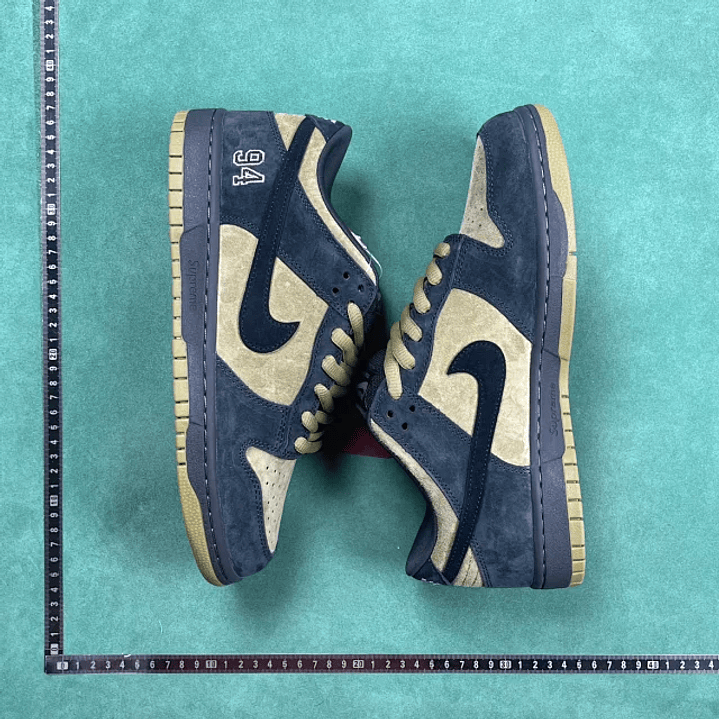 Dunk SB Supreme 94 Camper Green 2