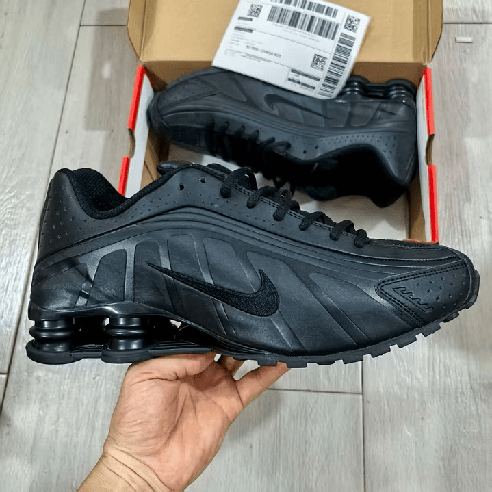 Shox 4 Black  1