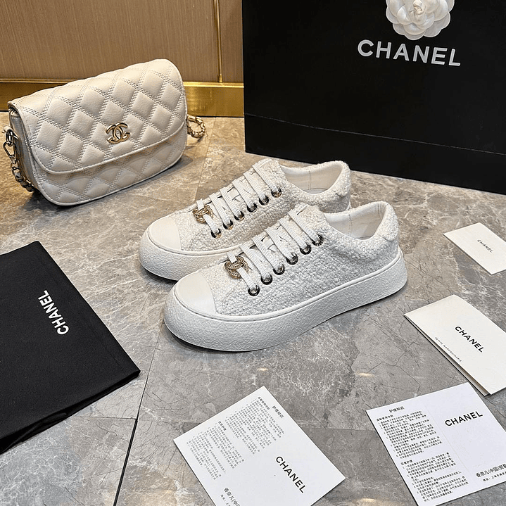 Chanel Tweed CC White 1