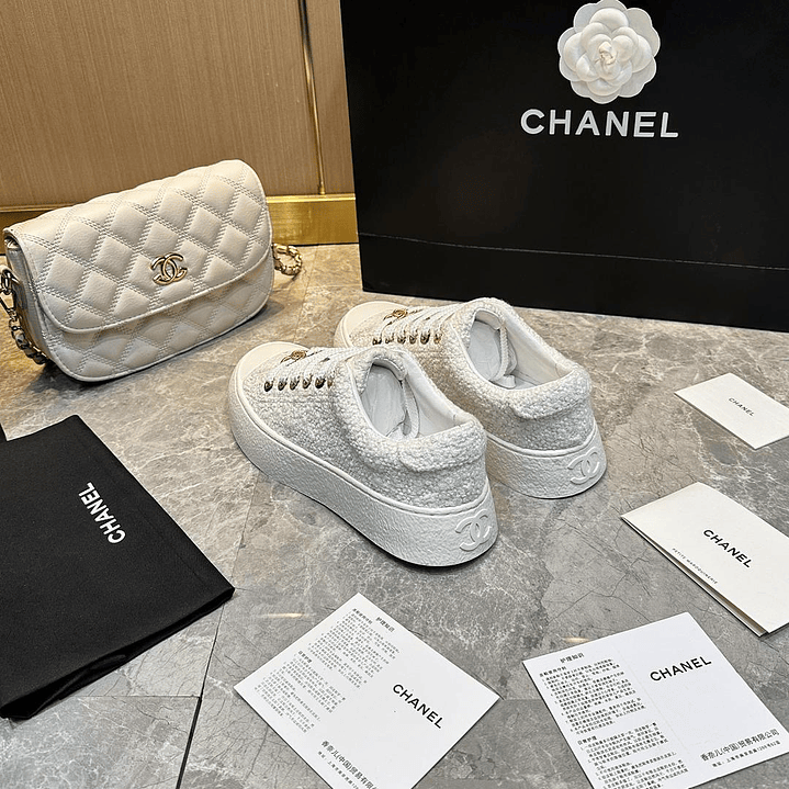 Chanel Tweed CC White 4