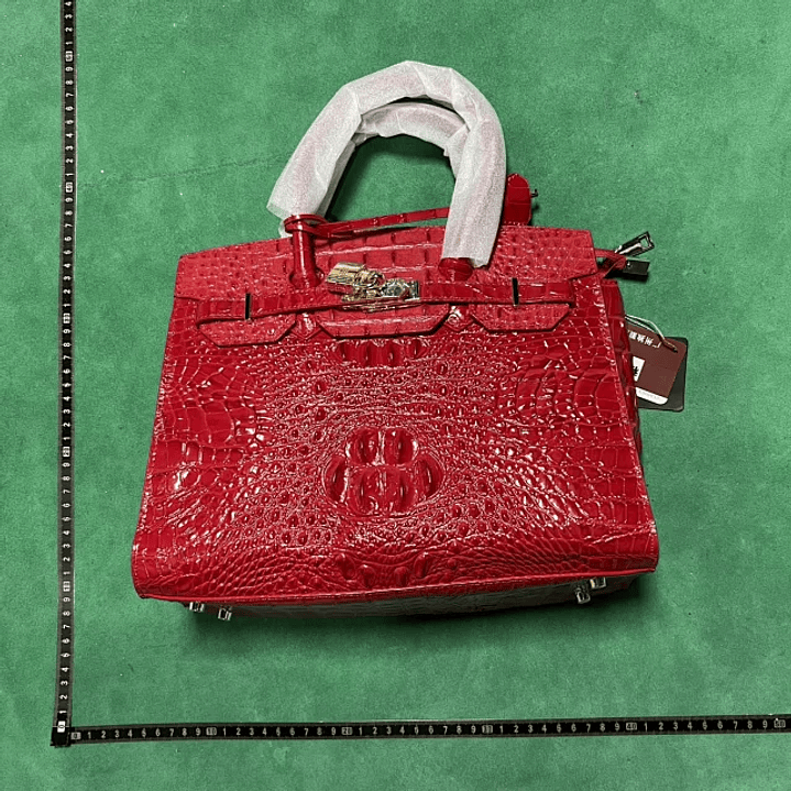 Mala em Pele Vermelho 1