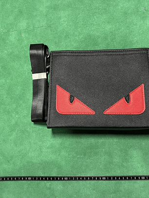 Mala Preta e Vermelho