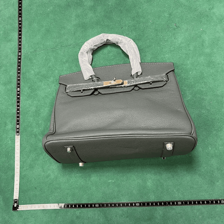 Mala em Pele Cinza 1