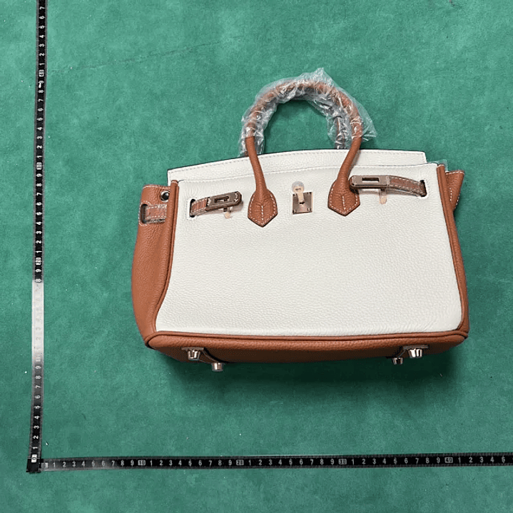 Mala em Pele Branca e castanho 1