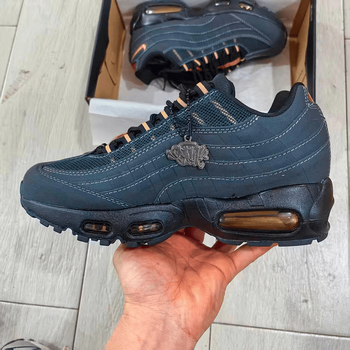 95 Black and Orange 2