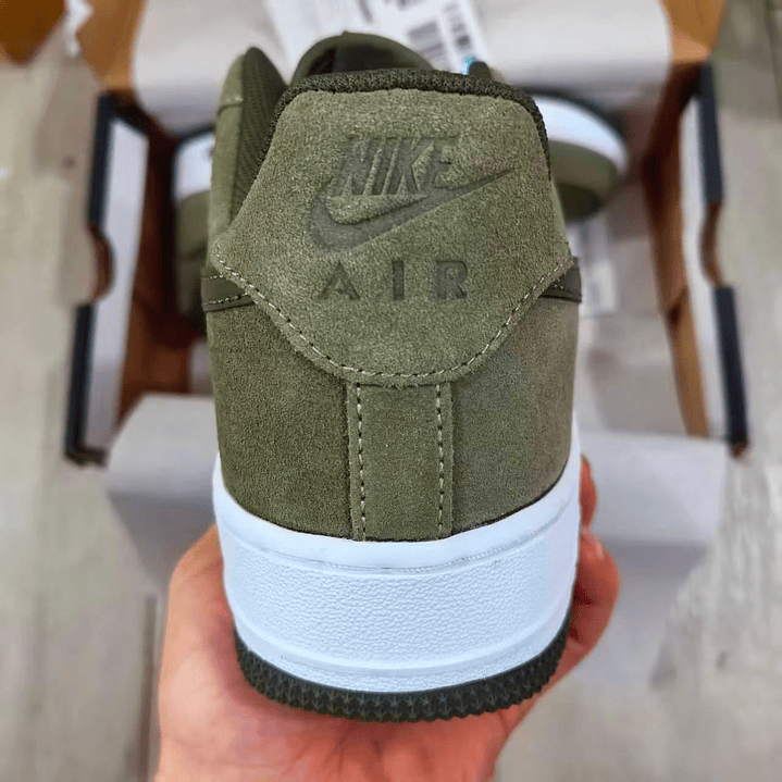 AF1      4