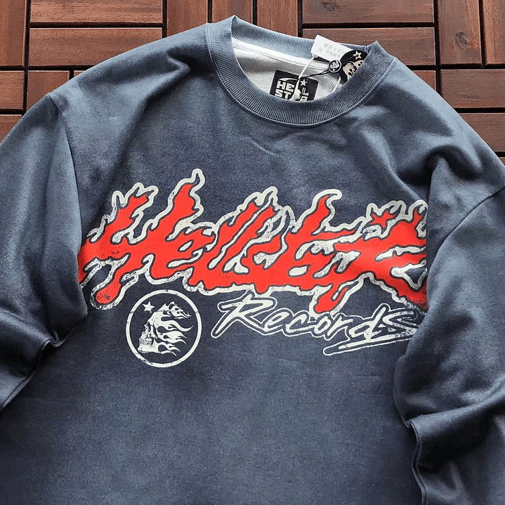 HELLSTAR LONG-SLEEVE    2