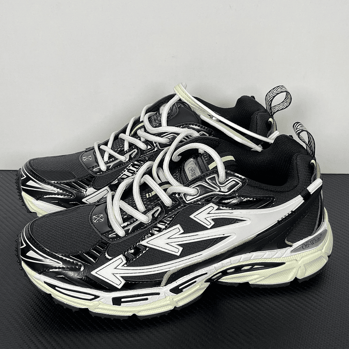 Be Right Back Black and White 1