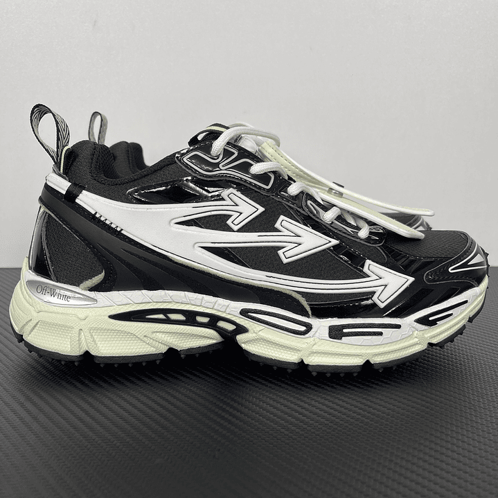 Be Right Back Black and White 4