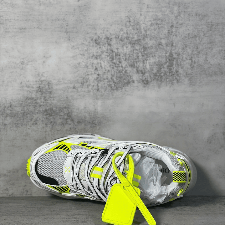 Be Right Back White Flex 3