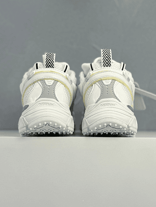 Be Right Back Frozen White