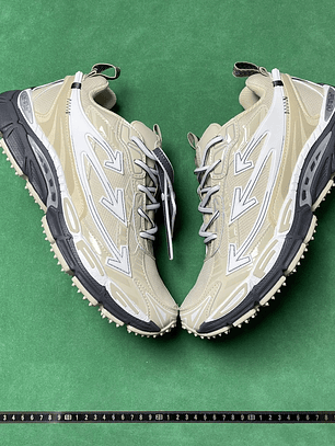 Be Right Back Black Cream Sole