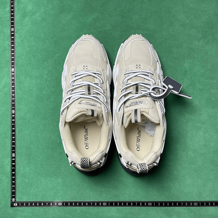 Be Right Back Black Cream Sole 6