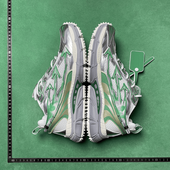 Be Right Back Esmerald 3