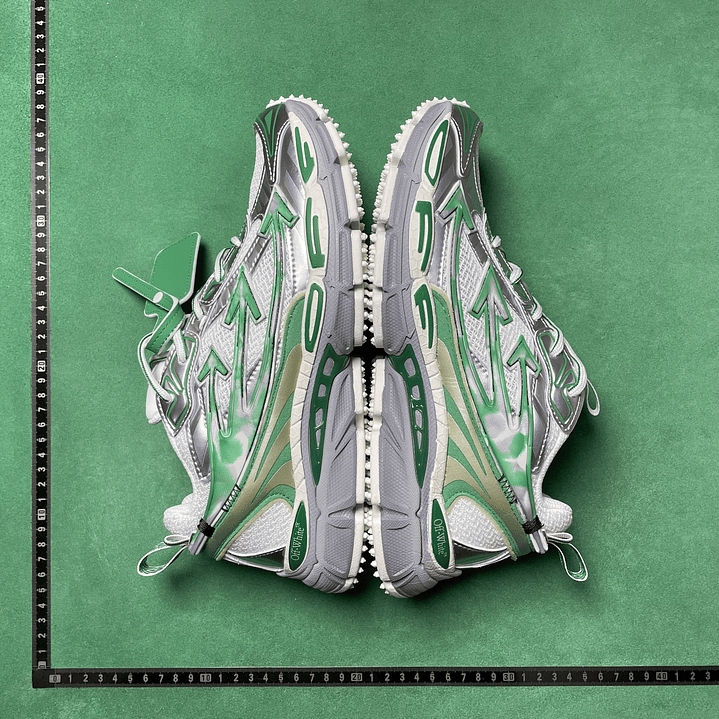 Be Right Back Esmerald 6