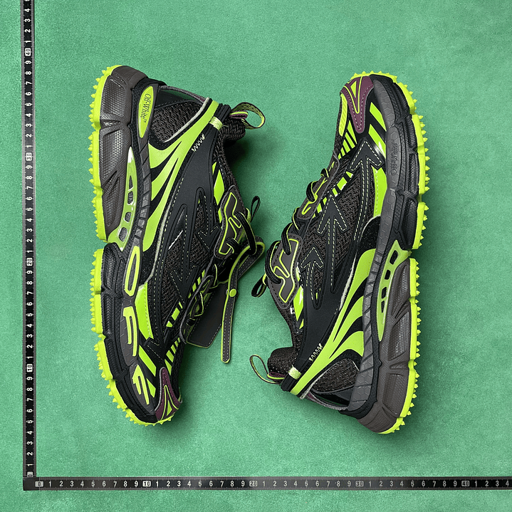 Be Right Back  Black and Green Soul 4