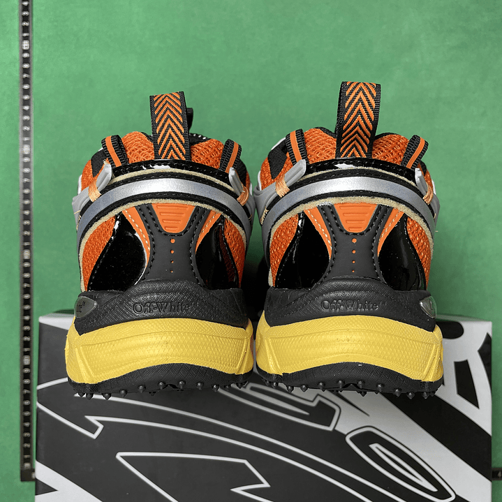 Be Right Back Orange 4