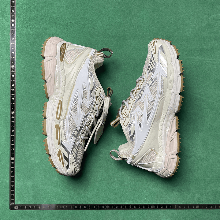 Be Right Back Cream white 4