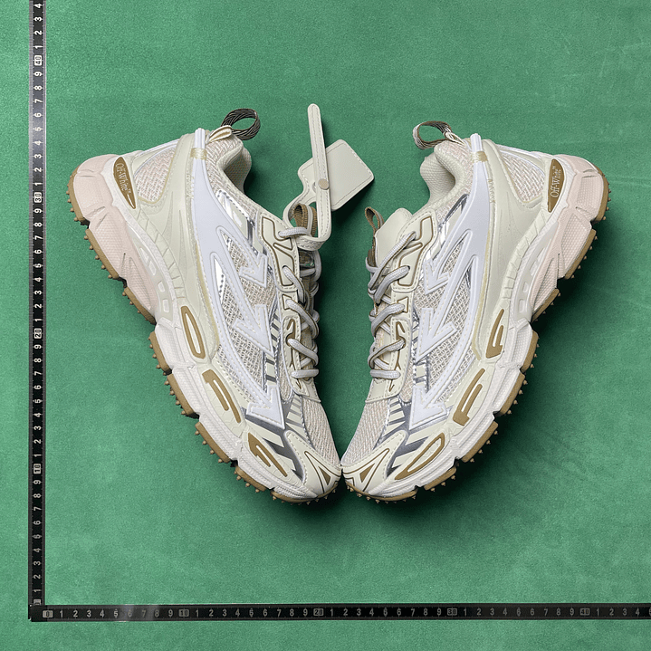 Be Right Back Cream white 1