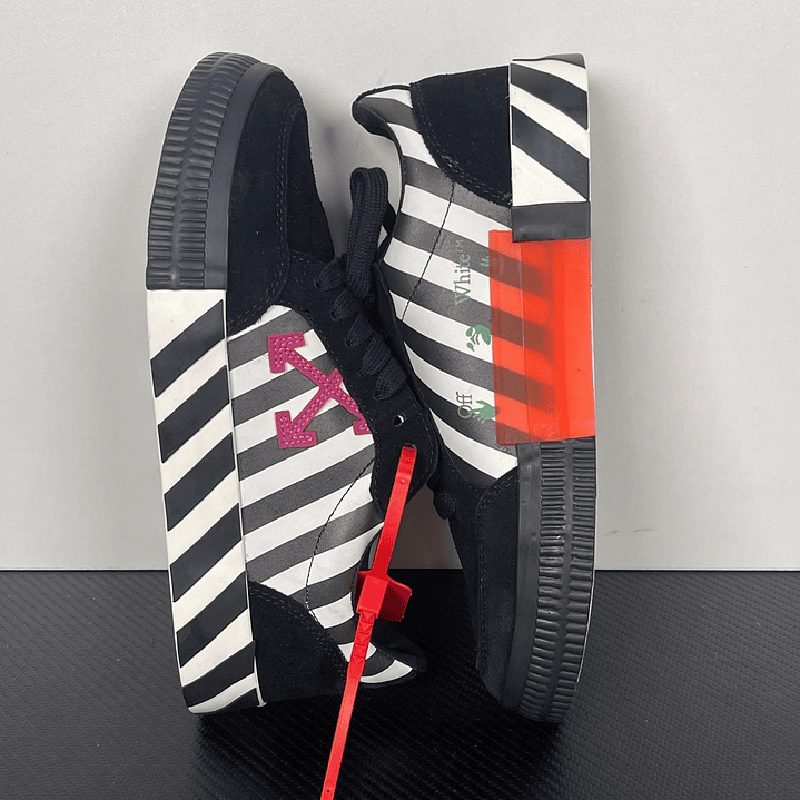 Vulcanized Black Rose 4