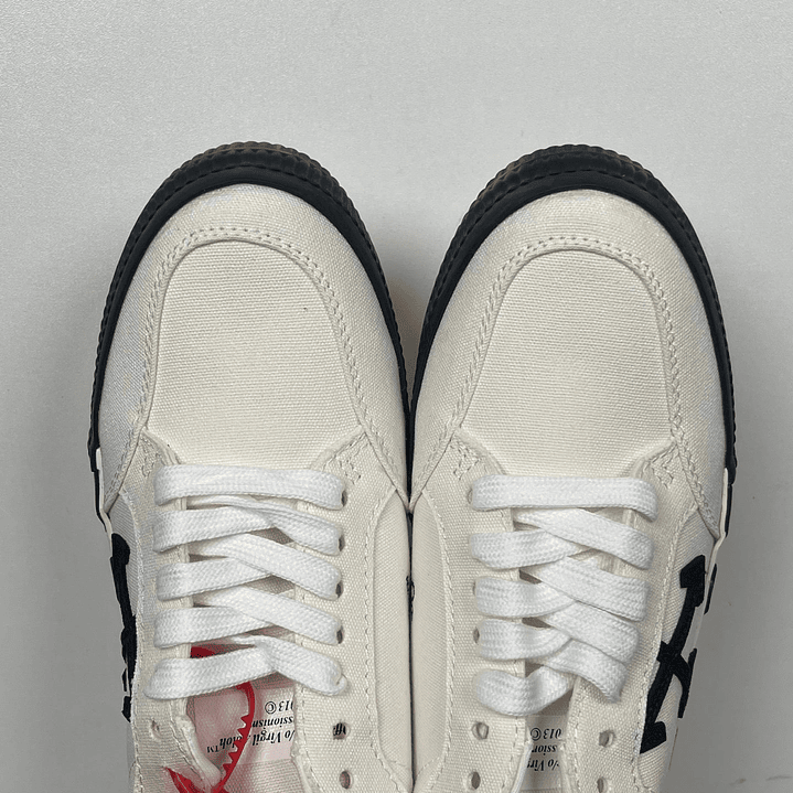 Vulcanized  White Black 2