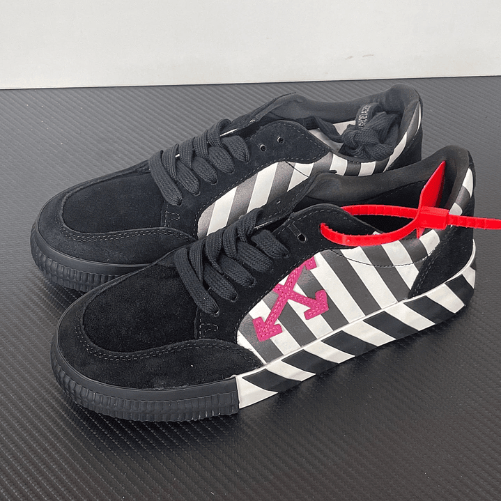 Vulcanized Black Rose 5