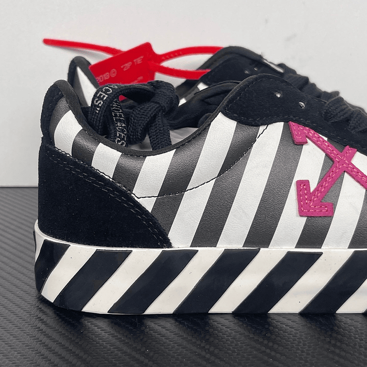 Vulcanized Black Rose 8