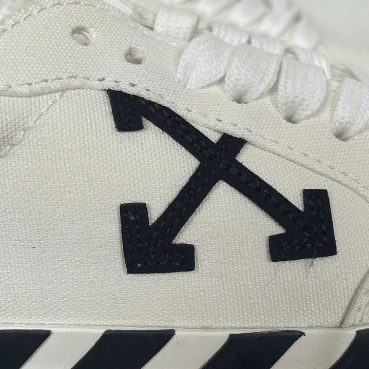 Vulcanized  White Black 8