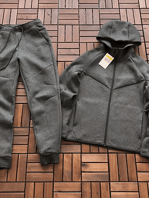 Conjunto Tech Fleece 2025 