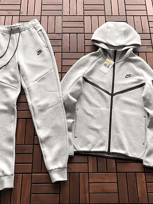 Conjunto Tech Fleece 2025   