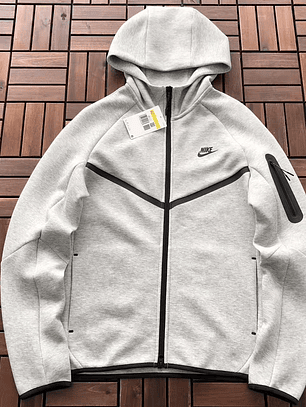 Conjunto Tech Fleece 2025   