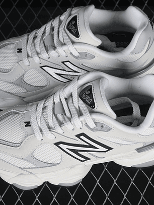 9060 Sea Salt & Raincloud