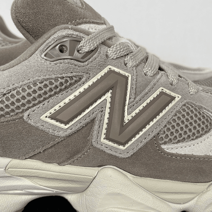 9060 Brown & Beige 3