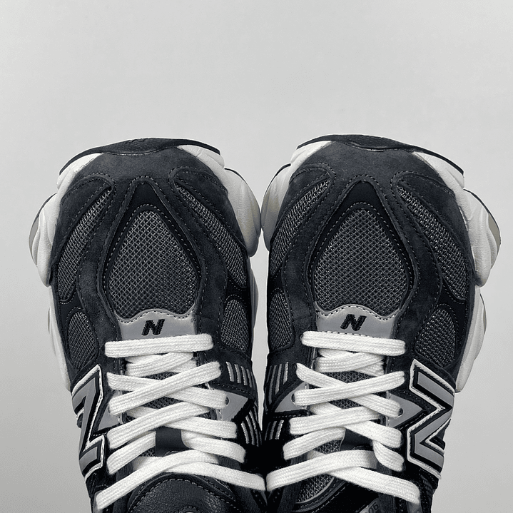 9060 Black Phantom Magnet 5