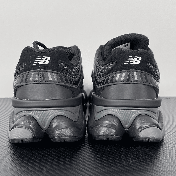 9060 Palace Black Silver  4