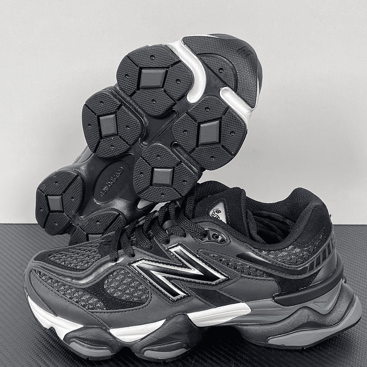 9060 Palace Black Silver  2