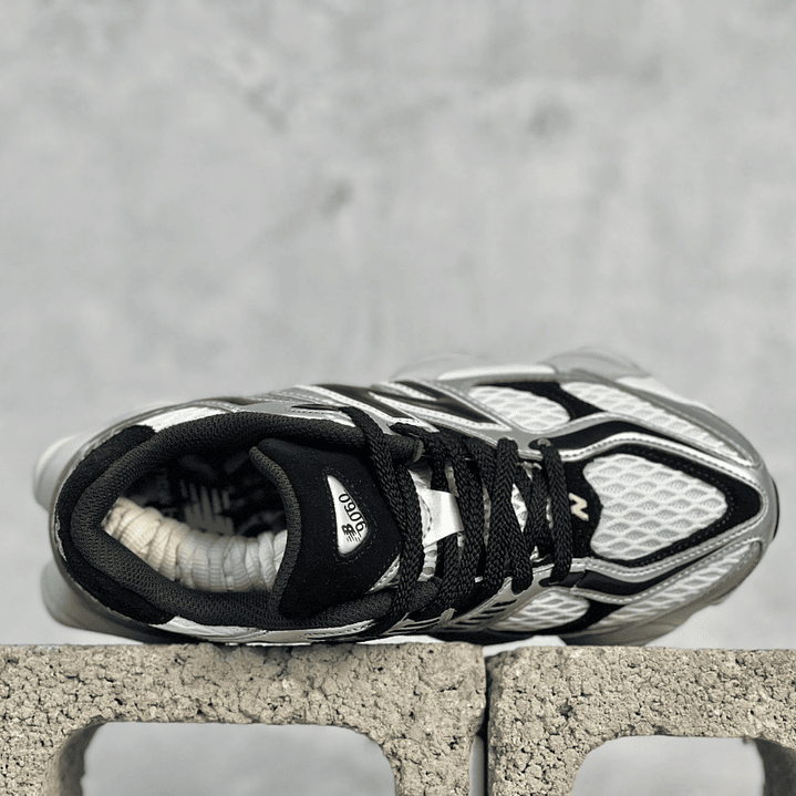 9060 Palace Metallic 4