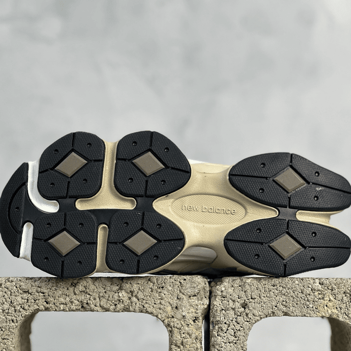 9060 Emerging Brown 5