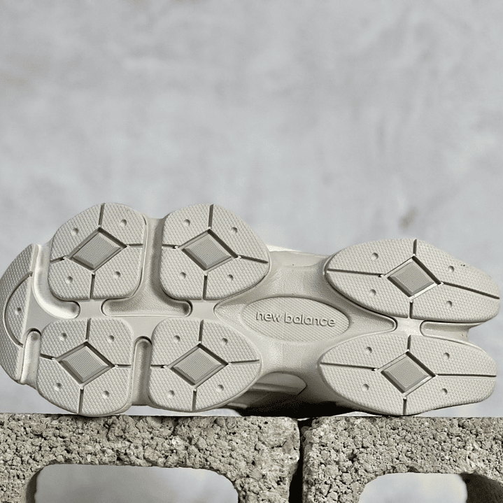 9060 Grey Moonbeam 5