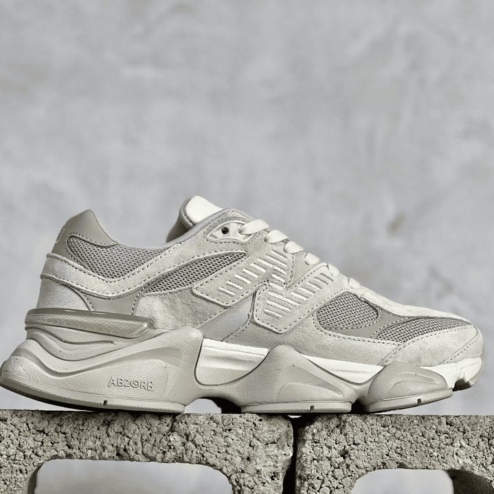 9060 Grey Moonbeam 1